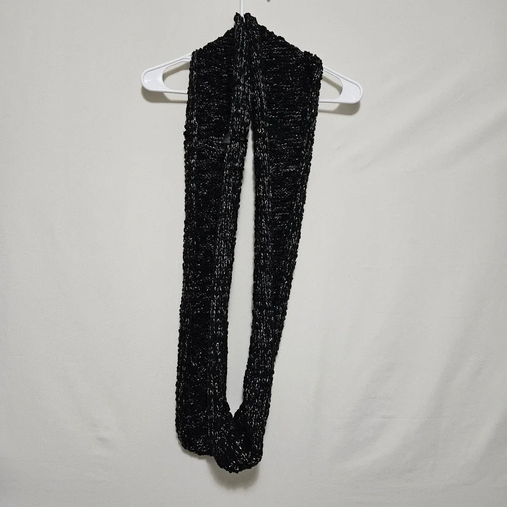 Calvin Klein Black Metallic Sparkle Chunky Knit‎ Infinity Loop Scarf